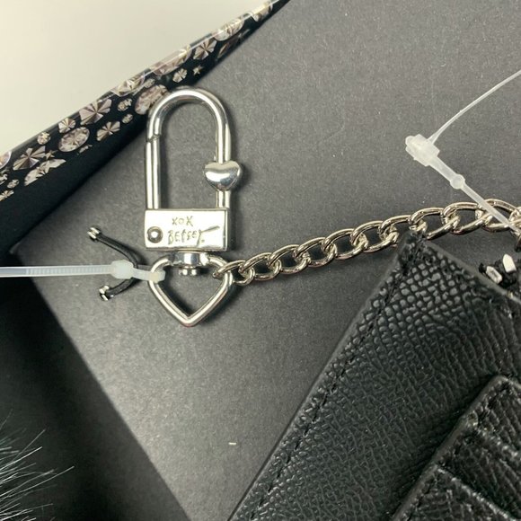 Betsey Johnson Women's Hat & Card Case 2 Piece Boxed Gift Set Black & Red 6153 - Picture 4 of 9